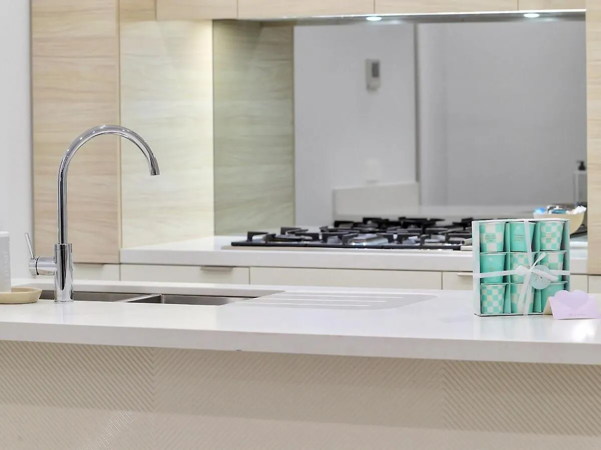 Beachfront Luxe Escape At Surfers Paradise Parking Apartment