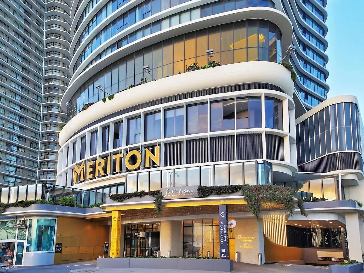 Beachfront Luxe Escape At Surfers Paradise Parking 0*,
