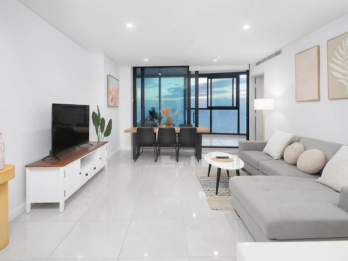 Beachfront Luxe Escape At Surfers Paradise Parking Apartment