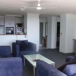 Surfers Plaza Aparthotel